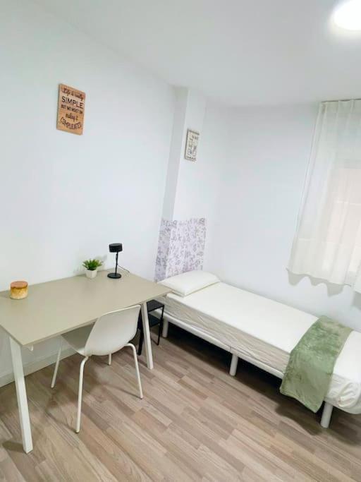 Modern Apartment In Malaga - Rosas Bagian luar foto