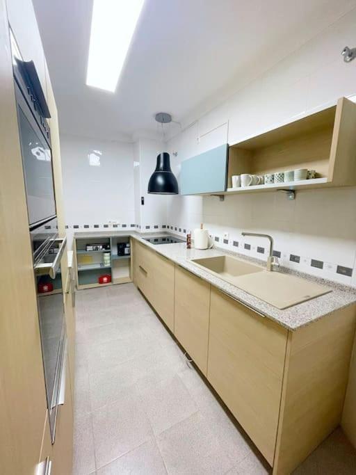 Modern Apartment In Malaga - Rosas Bagian luar foto